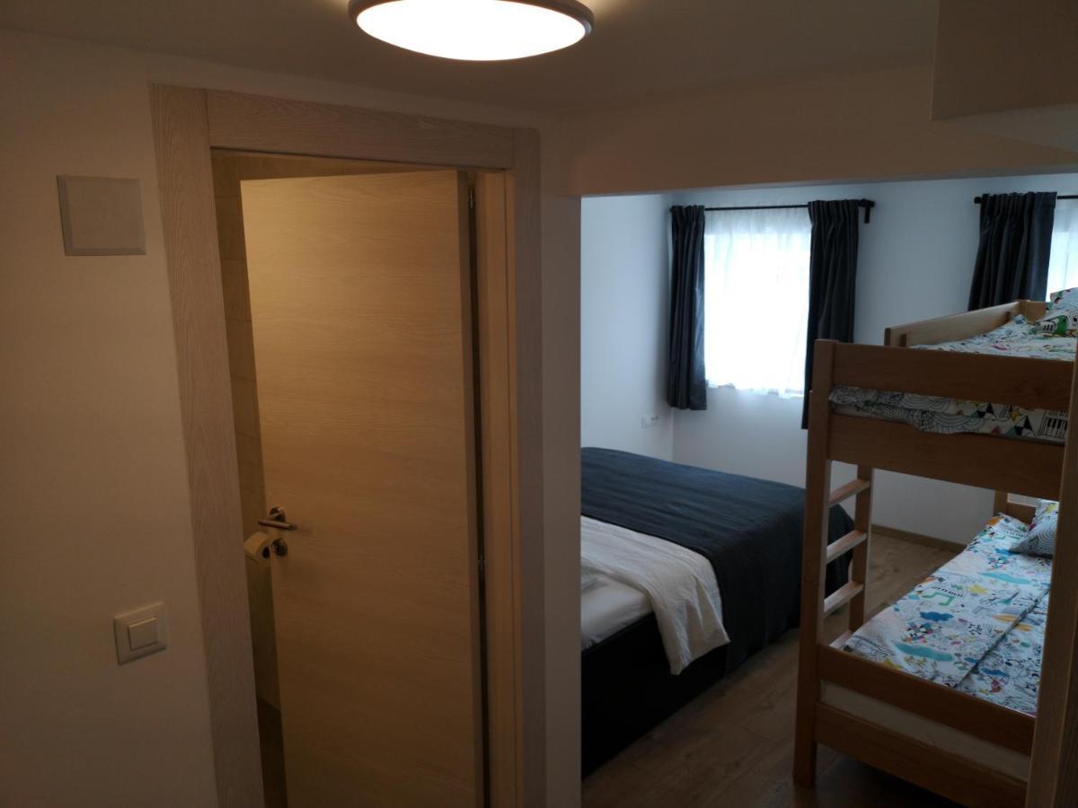Mega Hostel Krapina Buitenkant foto