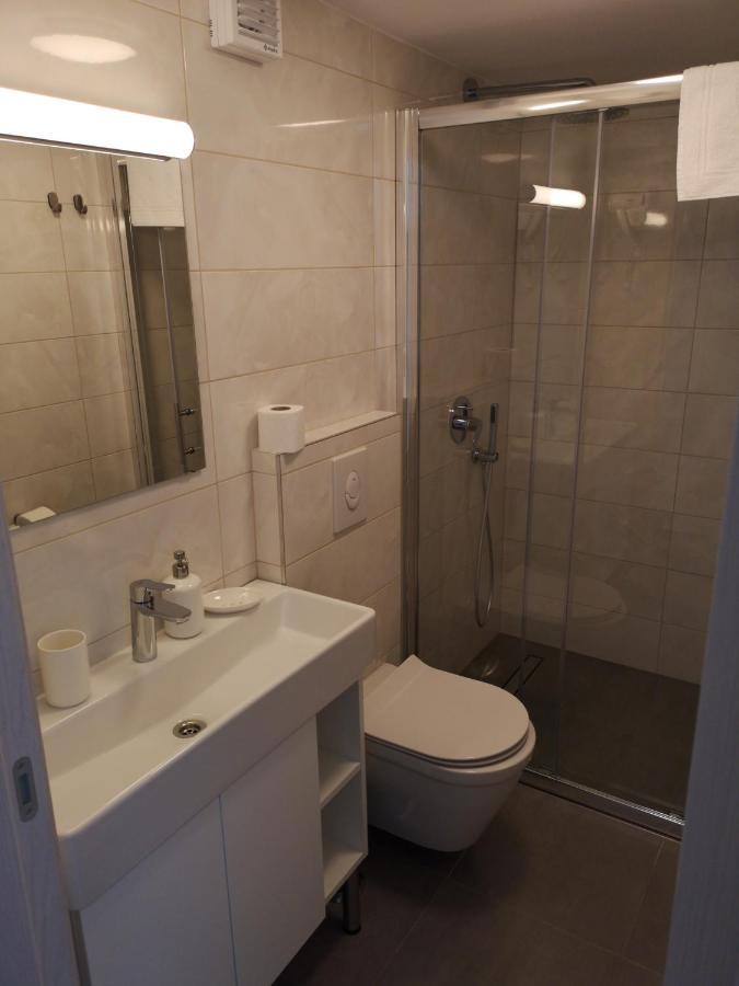 Mega Hostel Krapina Buitenkant foto