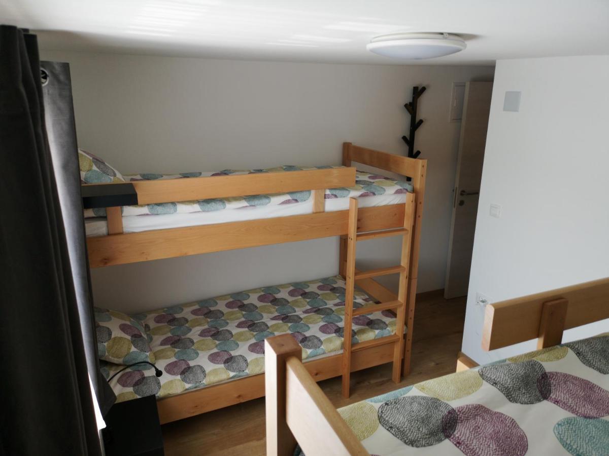 Mega Hostel Krapina Buitenkant foto